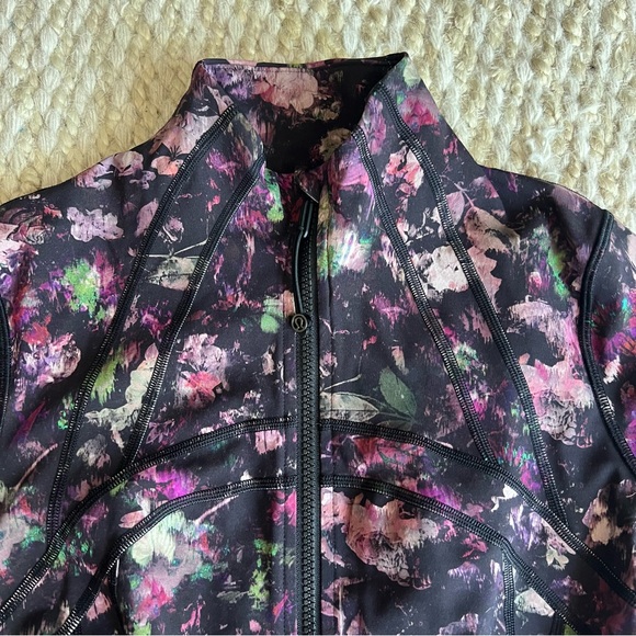 Lululemon Define Jacket Luxtreme in Floral Shift Multi Purple 6 - Picture 4 of 7